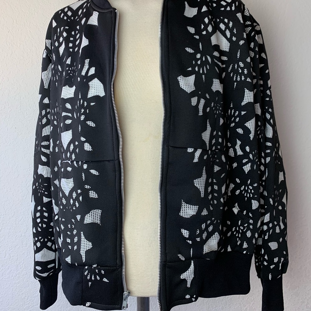 Custom made varsity jacket - Picture 2 of 4